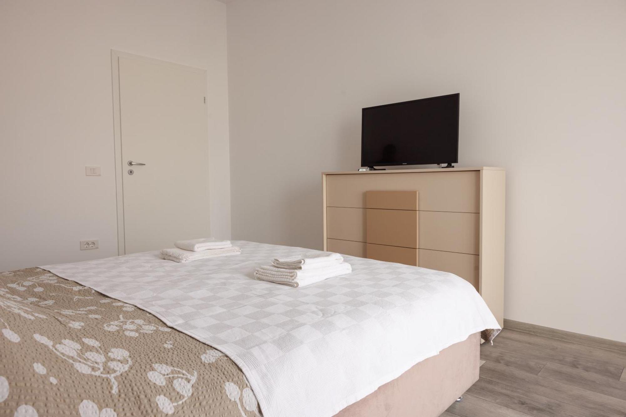 Rescossa Apartment Bucarest Esterno foto